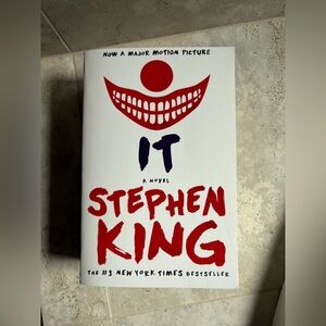 Stephen King’s IT in exclusive white paperback.